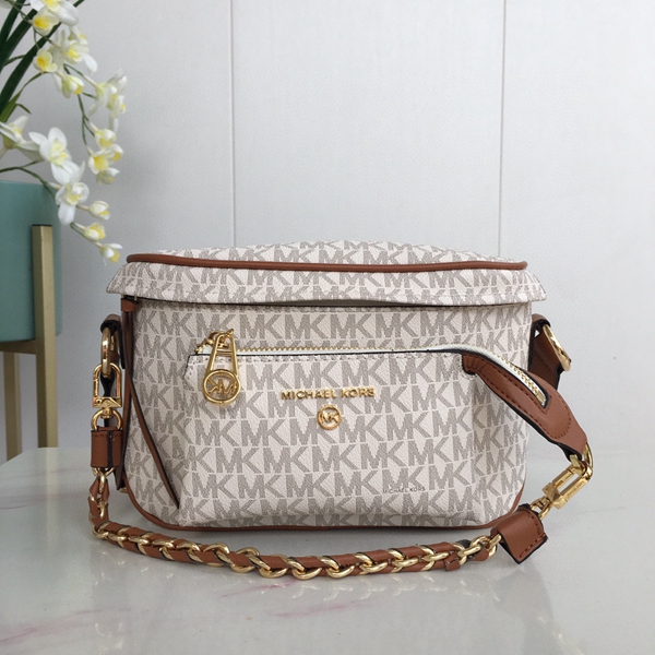 マイケルコースバッグ正面デザイン